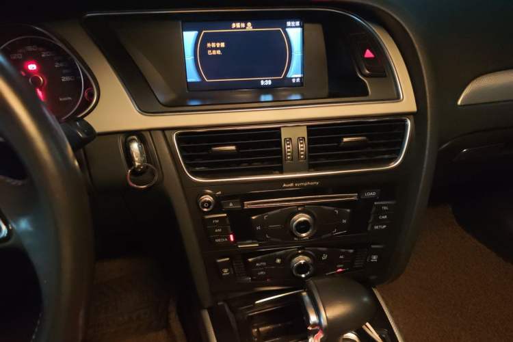 Used Audi A4L 2013 35 TFSI Automatic Comfort Model Audio And AC Panel