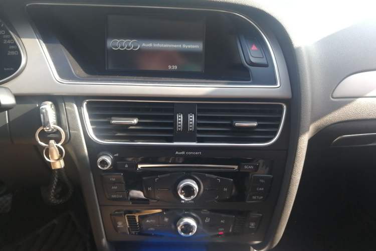 Used Audi A4L 2013 30 TFSI Manual Comfort Model Audio And AC Panel