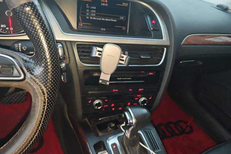 Used Audi A4L 2013 35 TFSI Automatic Technology Edition Audio And AC Panel
