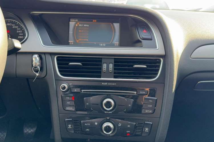 Used Audi A4L 2013 30 TFSI Manual Comfort Model Audio And AC Panel