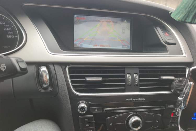 Used Audi A4L 2013 35 TFSI Automatic Standard Model Audio And AC Panel