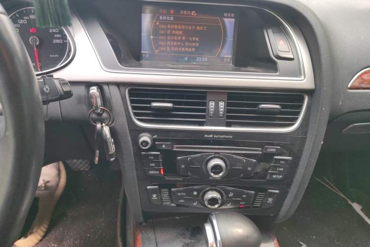 Used Audi A4L 2013 35 TFSI Automatic Comfort Model Audio And AC Panel