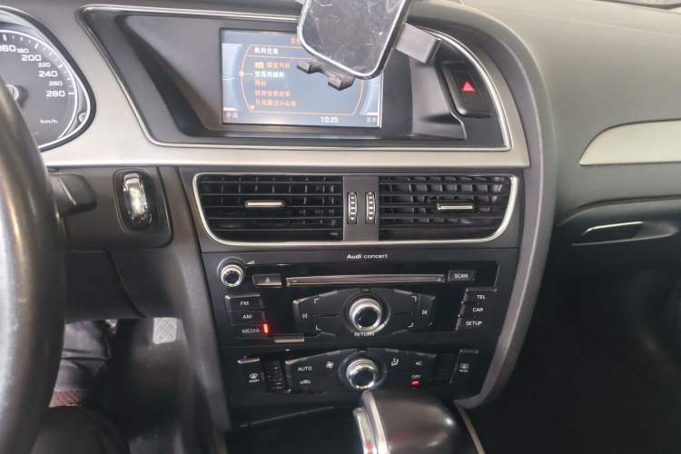 Used Audi A4L 2013 30 TFSI Automatic Comfort Model Audio And AC Panel