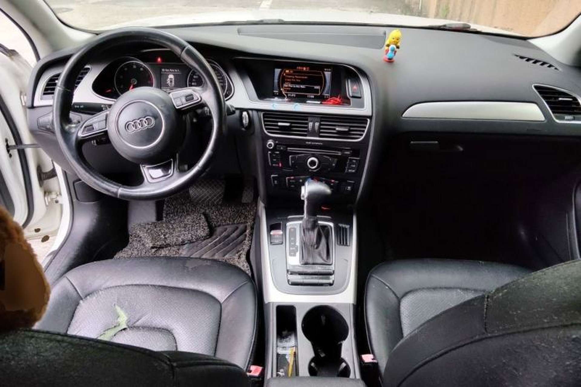 Used Audi A4L 2013 35 TFSI Automatic Standard Model Center Console