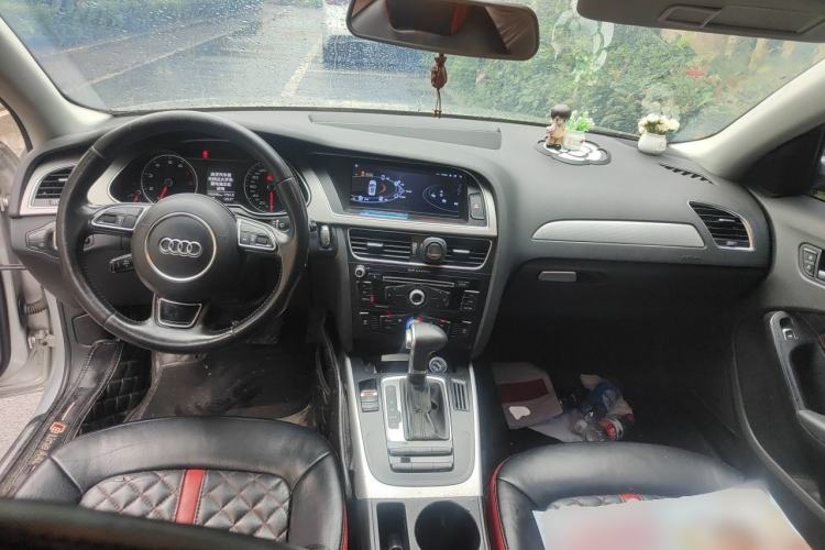 Used Audi A4L 2013 35 TFSI Automatic Standard Model Center Console