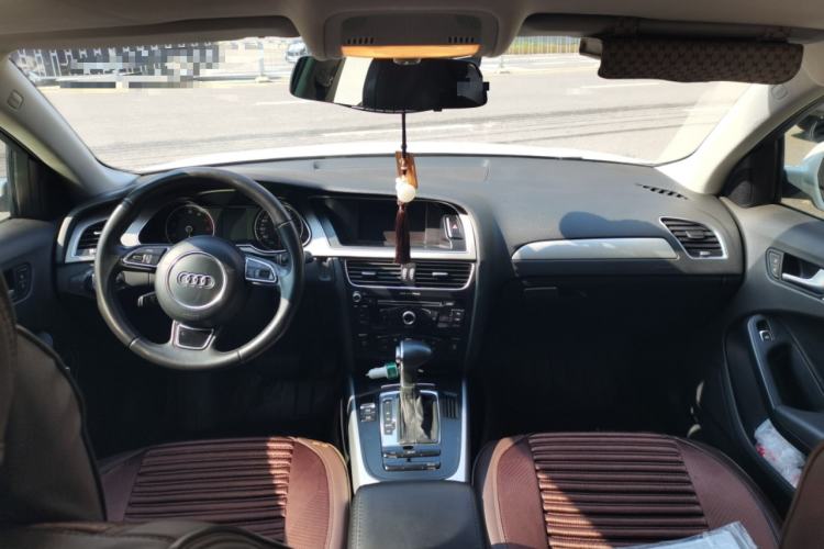 Used Audi A4L 2013 35 TFSI Automatic Standard Model Center Console