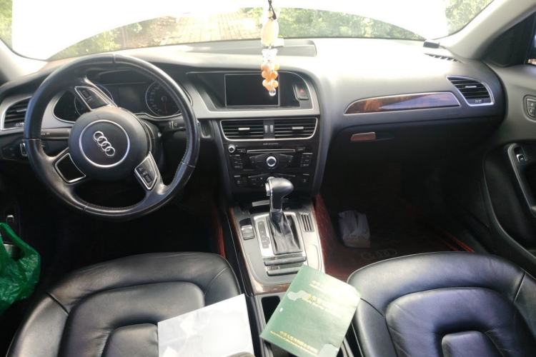 Used Audi A4L 2013 35 TFSI Automatic Comfort Model Center Console