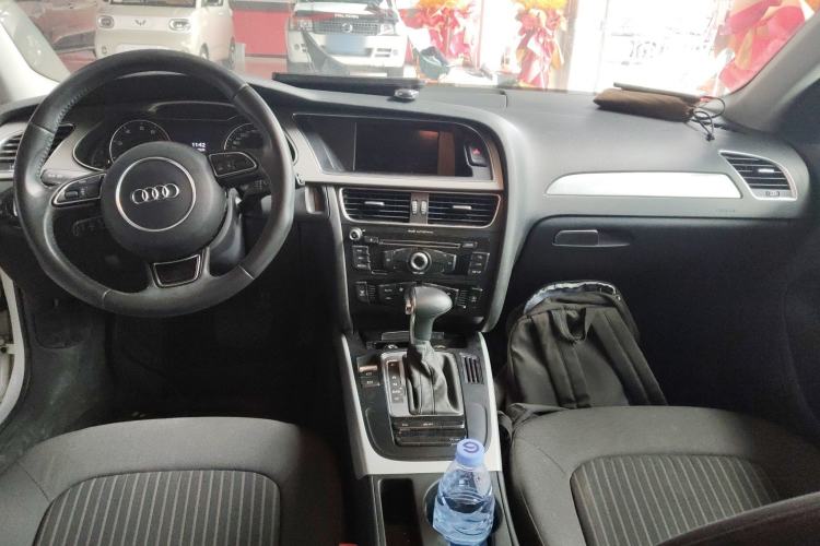 Used Audi A4L 2013 35 TFSI Automatic Standard Model Center Console
