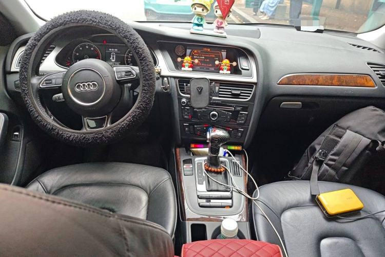 Used Audi A4L 2013 35 TFSI Automatic Comfort Model Center Console