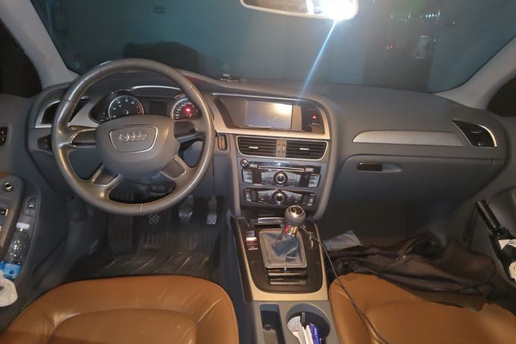 Used Audi A4L 2013 30 TFSI Manual Comfort Model Center Console