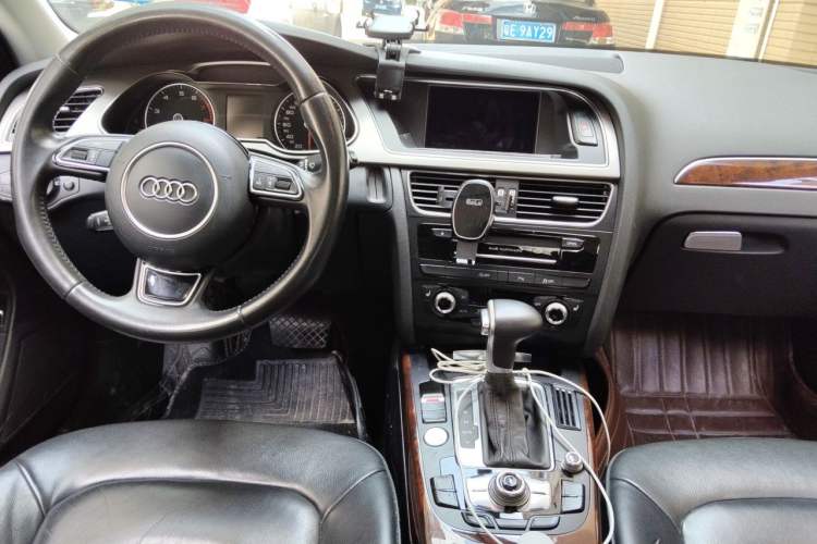 Used Audi A4L 2013 35 TFSI Automatic Technology Edition Center Console