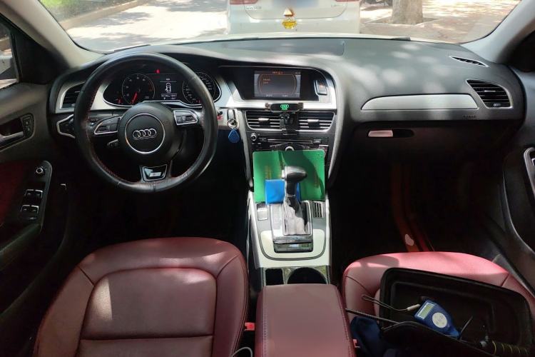 Used Audi A4L 2013 35 TFSI Automatic Standard Model Center Console