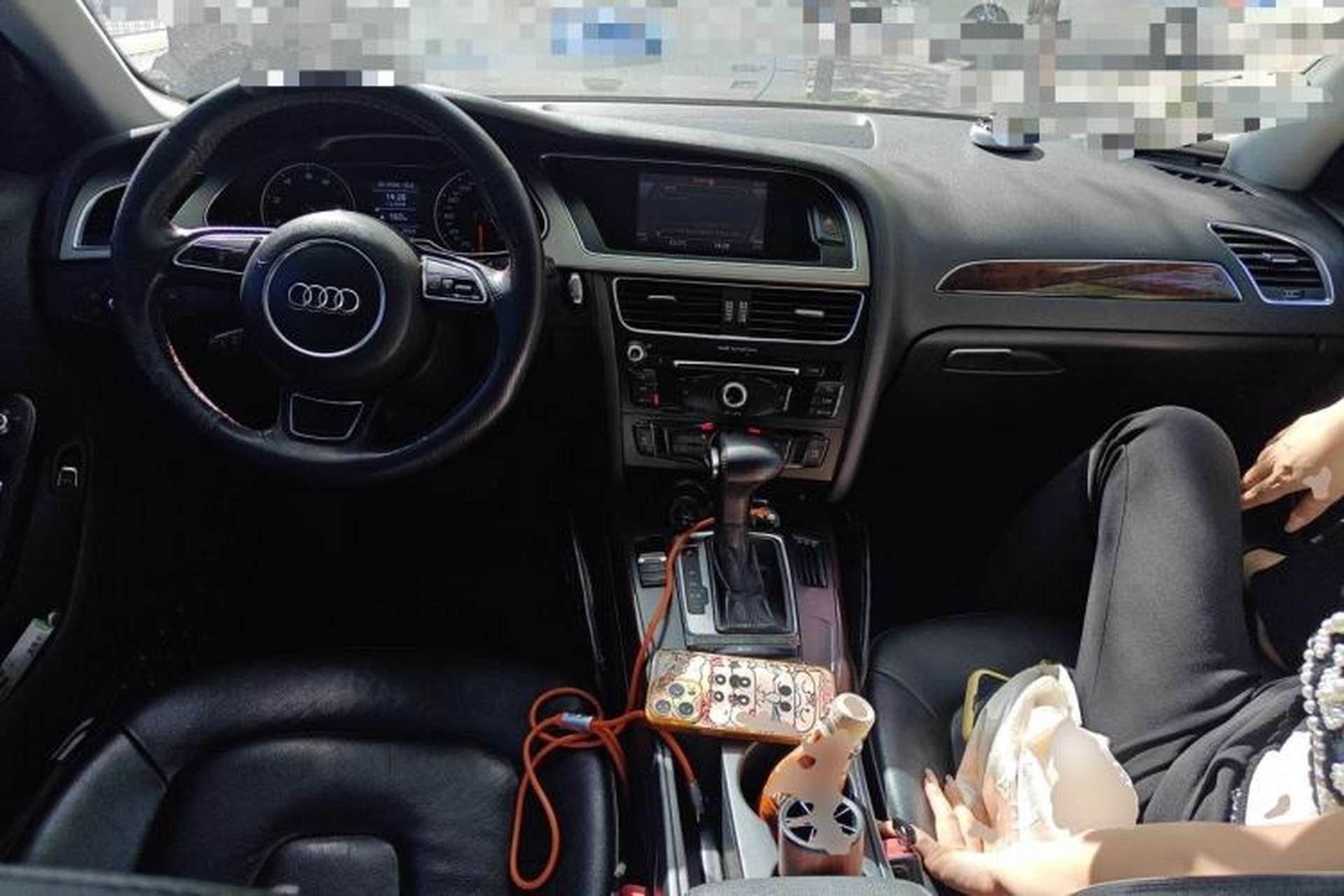 Used Audi A4L 2013 35 TFSI Automatic Comfort Model Center Console