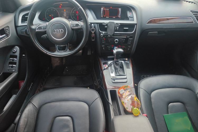 Used Audi A4L 2013 35 TFSI Automatic Comfort Model Center Console