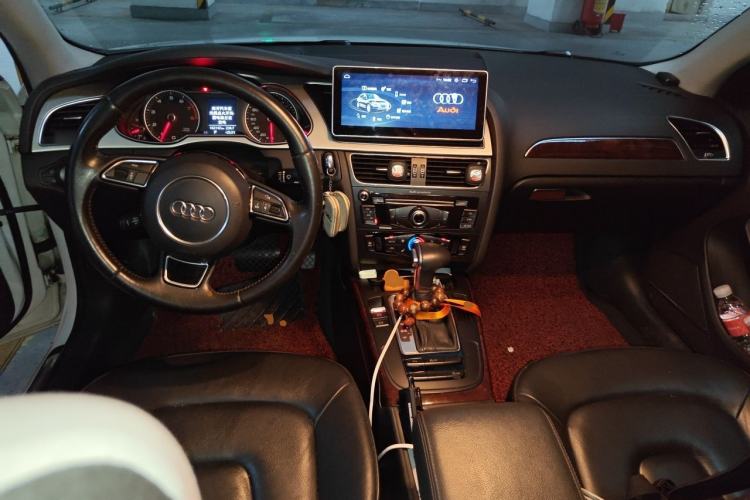 Used Audi A4L 2013 35 TFSI Automatic Comfort Model Center Console