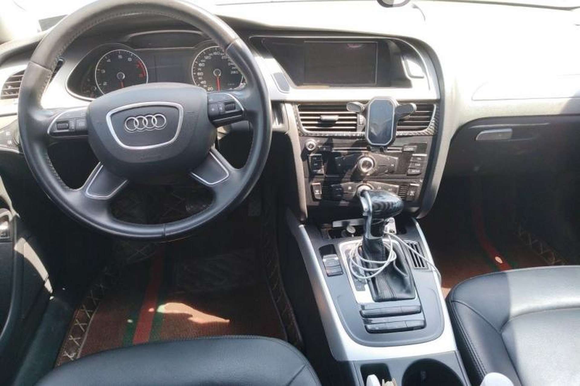 Used Audi A4L 2013 30 TFSI Automatic Comfort Model Center Console
