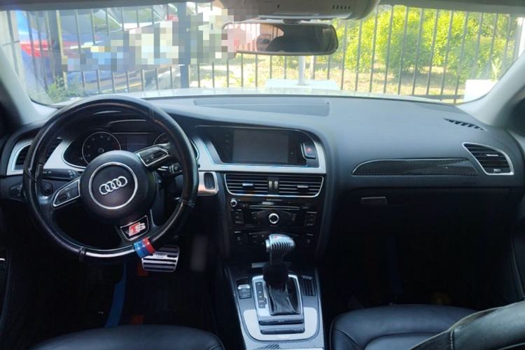 Used Audi A4L 2013 35 TFSI Automatic Comfort Model Center Console