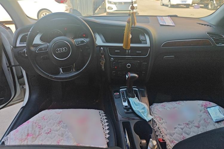 Used Audi A4L 2013 35 TFSI Automatic Standard Model Center Console
