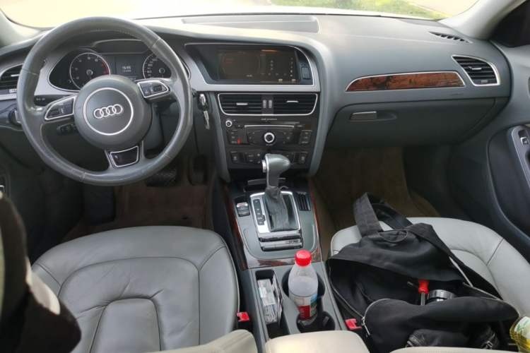 Used Audi A4L 2013 35 TFSI Automatic Comfort Model Center Console