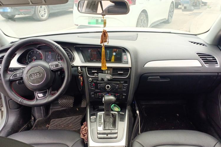Used Audi A4L 2013 35 TFSI Automatic Standard Model Center Console