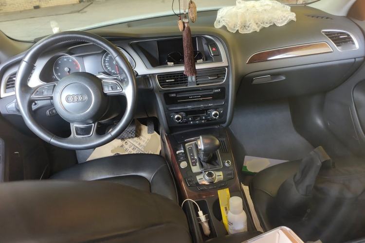 Used Audi A4L 2013 35 TFSI Automatic Technology Edition Center Console