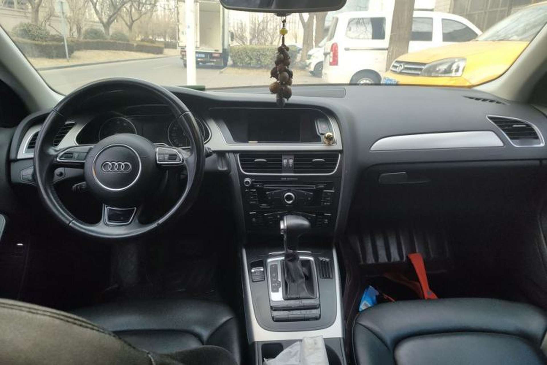 Used Audi A4L 2013 35 TFSI Automatic Comfort Model Center Console