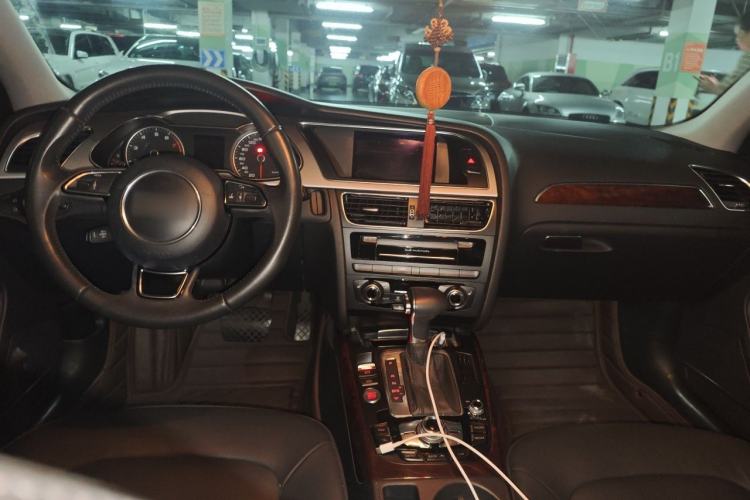 Used Audi A4L 2013 35 TFSI Automatic Technology Edition Center Console