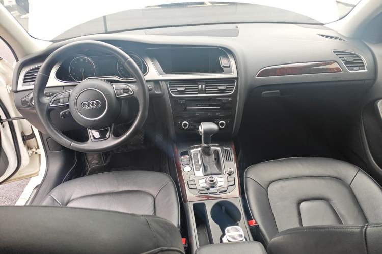 Used Audi A4L 2013 35 TFSI Automatic Technology Edition Center Console