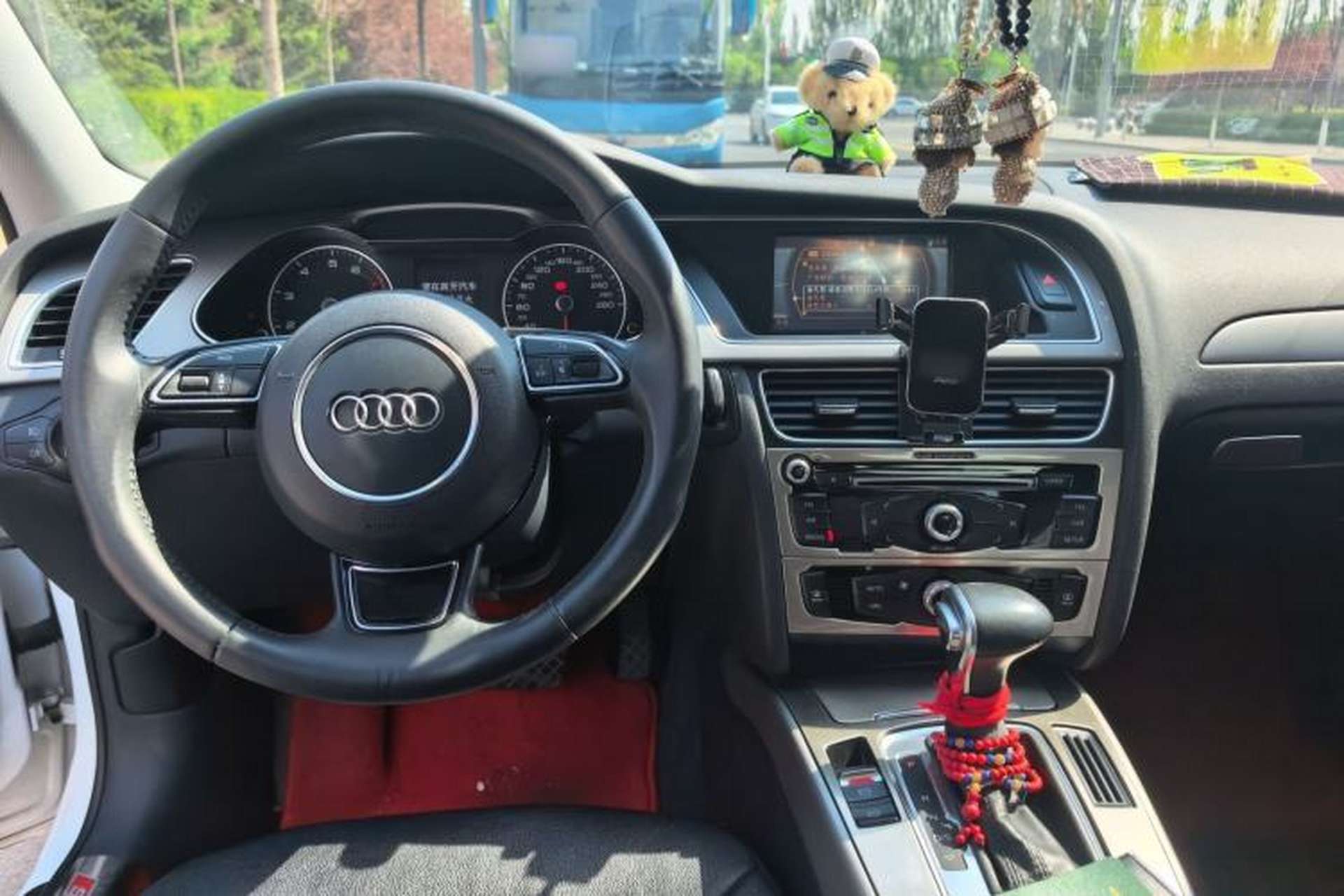 Used Audi A4L 2013 35 TFSI Automatic Comfort Model Center Console