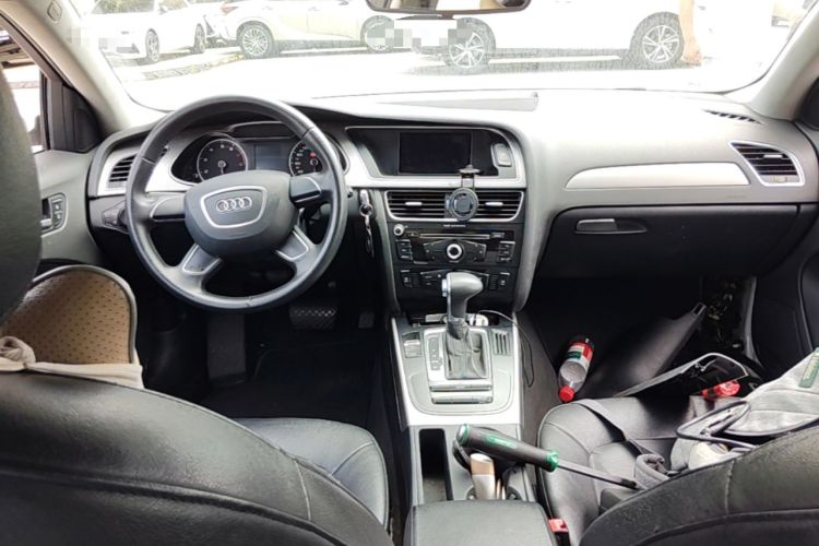 Used Audi A4L 2013 30 TFSI Automatic Comfort Model Center Console
