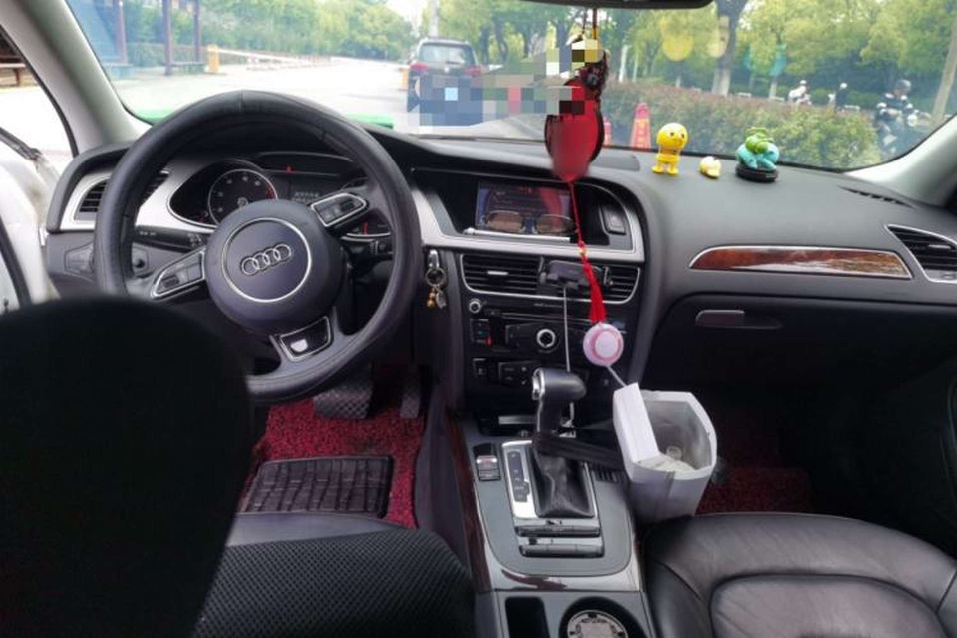 Used Audi A4L 2013 35 TFSI Automatic Comfort Model Center Console