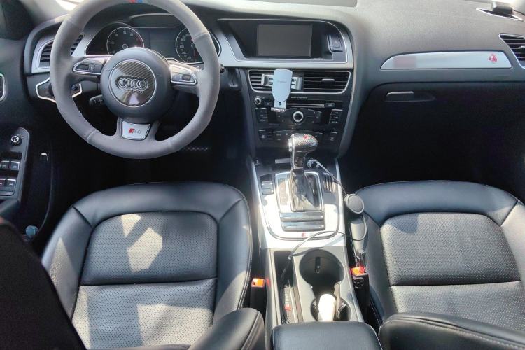 Used Audi A4L 2013 35 TFSI Automatic Standard Model Center Console