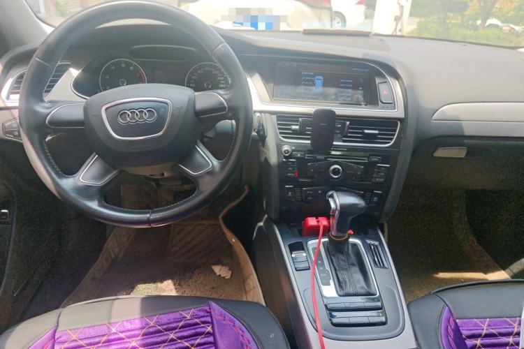 Used Audi A4L 2013 30 TFSI Automatic Comfort Model Center Console
