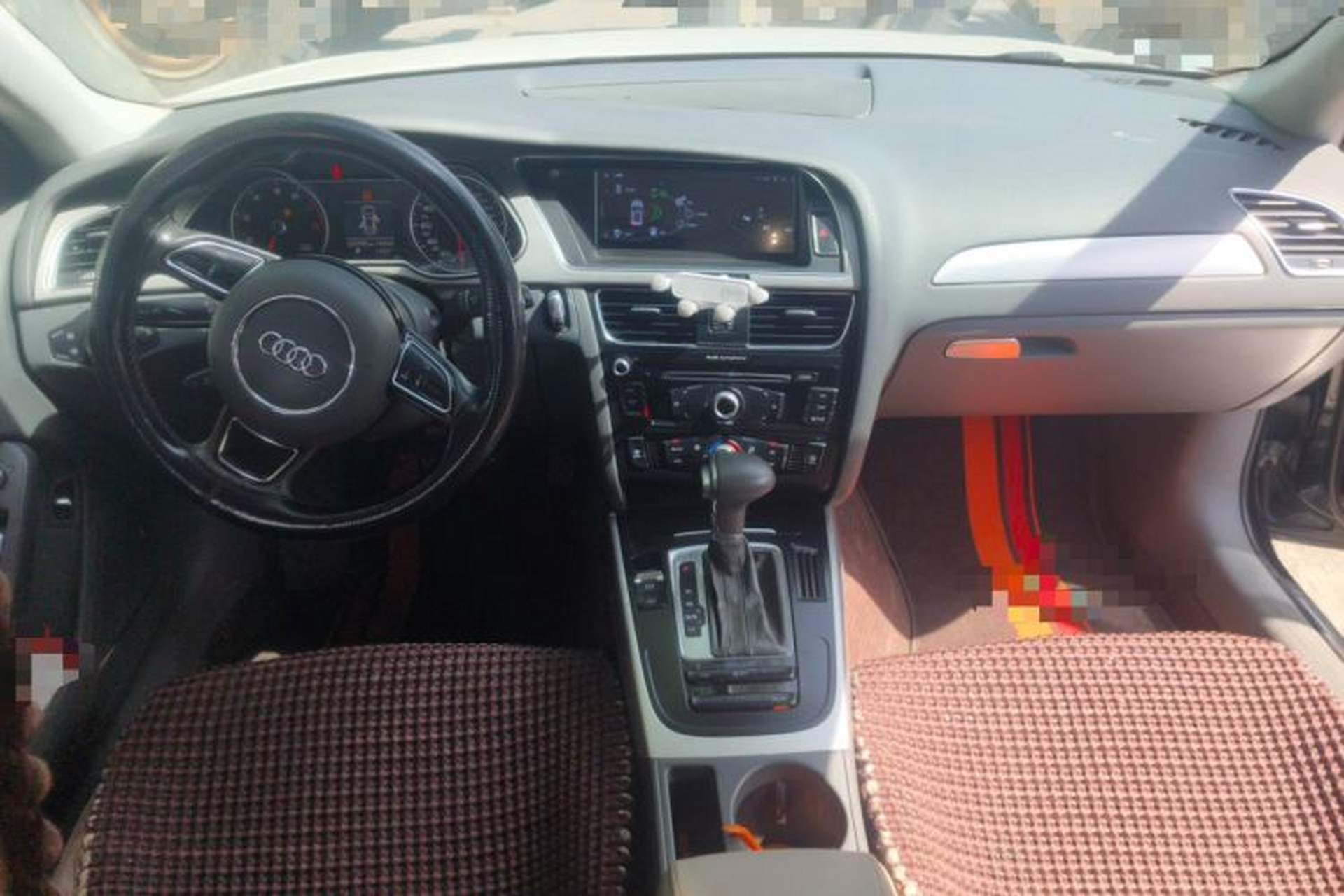 Used Audi A4L 2013 35 TFSI Automatic Standard Model Center Console