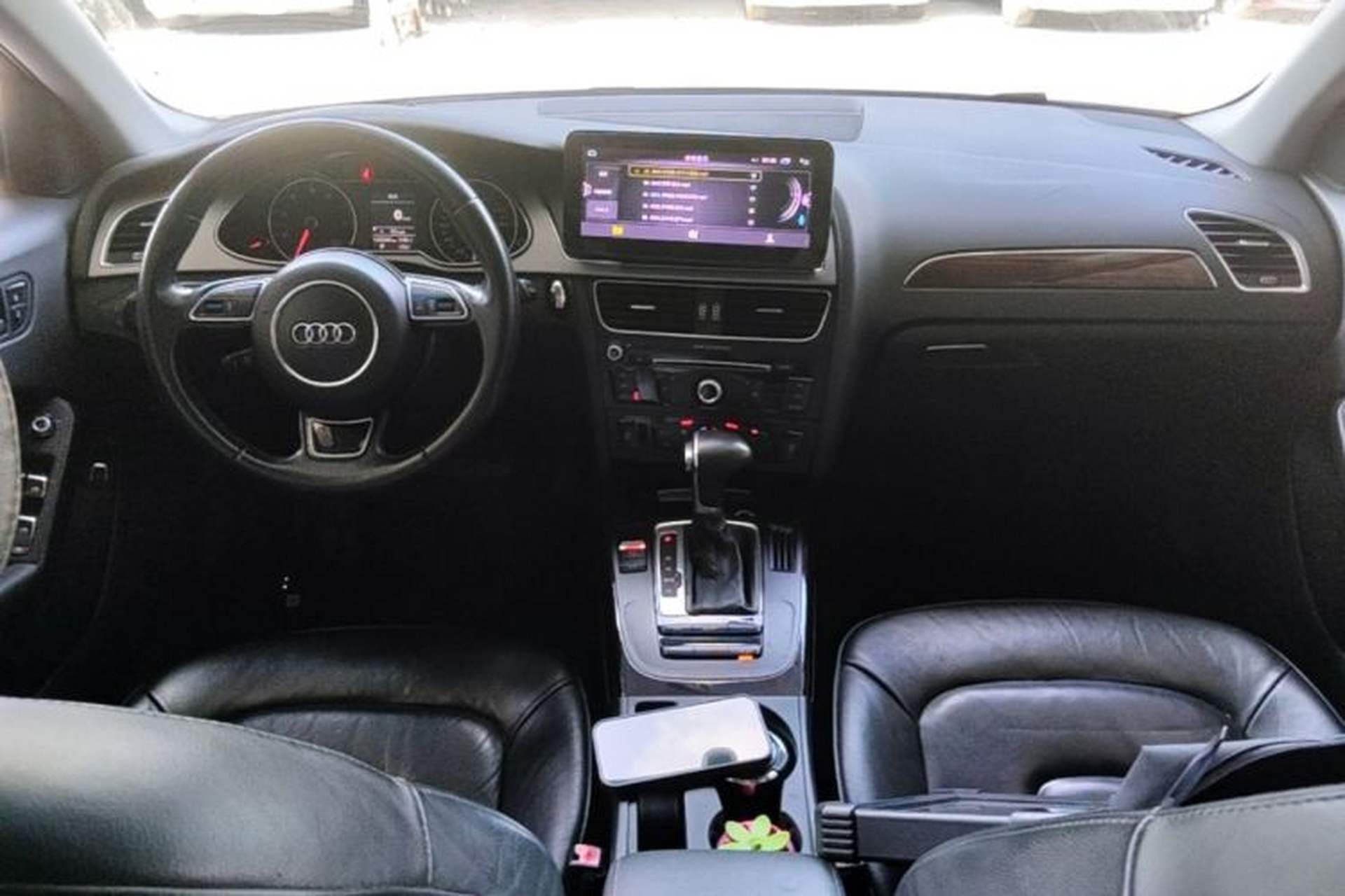 Used Audi A4L 2013 35 TFSI Automatic Standard Model Center Console