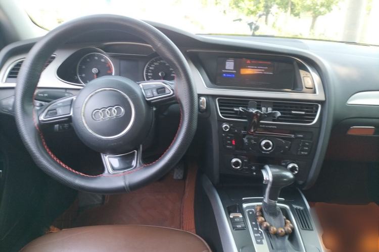 Used Audi A4L 2013 35 TFSI Automatic Standard Model Center Console