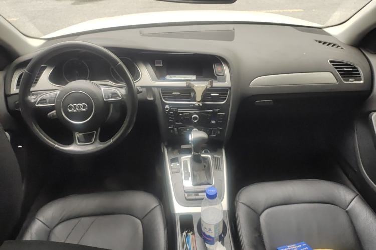 Used Audi A4L 2013 35 TFSI Automatic Standard Model Center Console