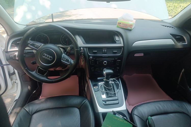 Used Audi A4L 2013 35 TFSI Automatic Standard Model Center Console