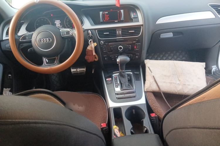 Used Audi A4L 2013 35 TFSI Automatic Standard Model Center Console