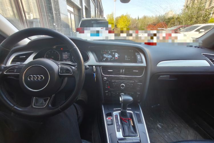 Used Audi A4L 2013 35 TFSI Automatic Standard Model Center Console