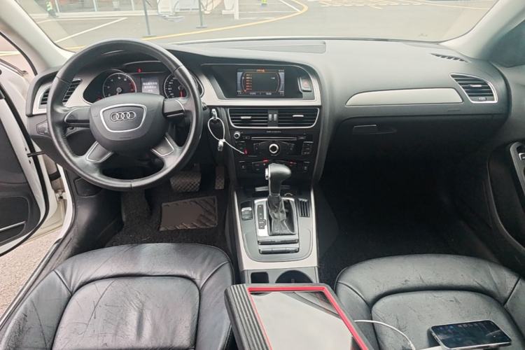 Used Audi A4L 2013 30 TFSI Automatic Comfort Model Center Console