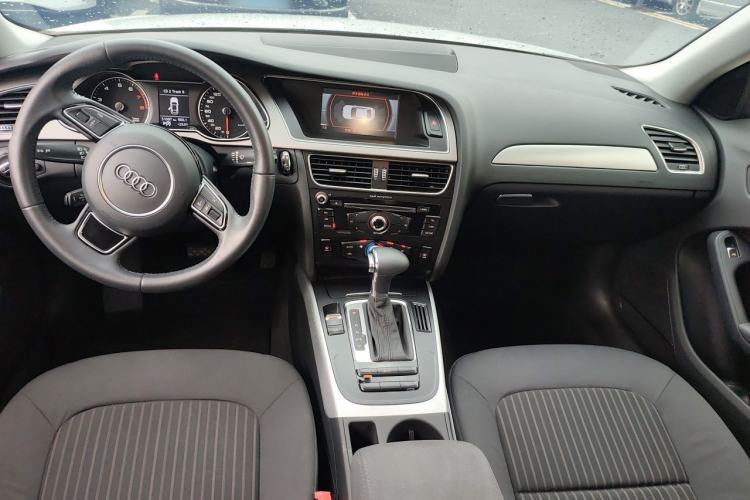 Used Audi A4L 2013 35 TFSI Automatic Standard Model Center Console