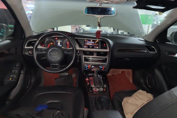 Used Audi A4L 2013 35 TFSI Automatic Luxury Model Center Console