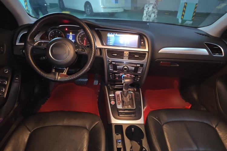 Used Audi A4L 2013 35 TFSI Automatic Standard Model Center Console