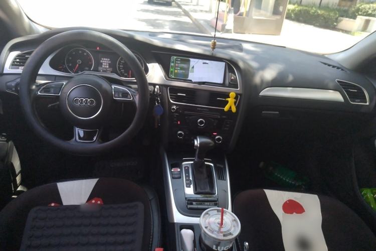 Used Audi A4L 2013 35 TFSI Automatic Standard Model Center Console