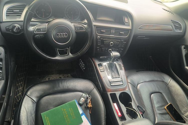 Used Audi A4L 2013 35 TFSI Automatic Standard Model Center Console