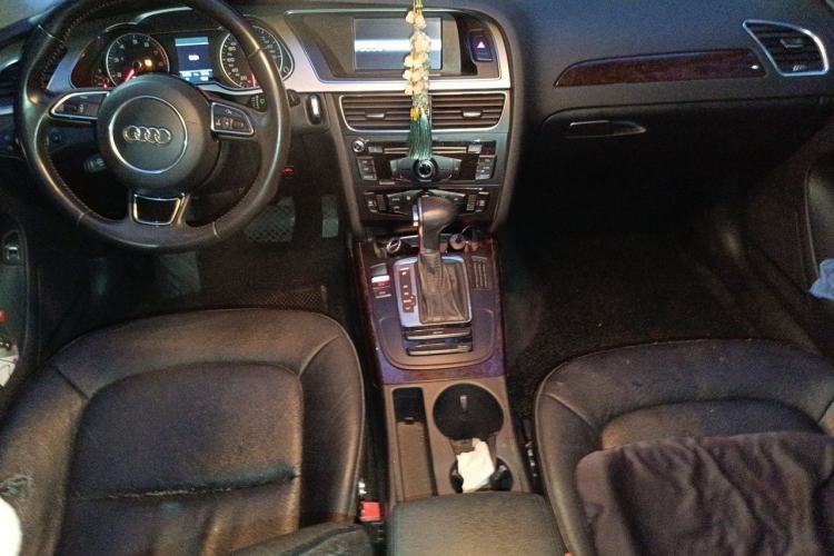 Used Audi A4L 2013 35 TFSI Automatic Standard Model Center Console