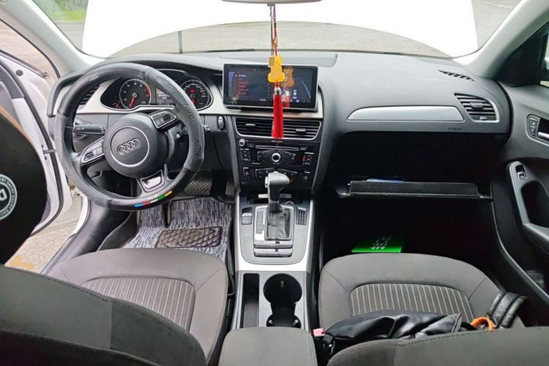 Used Audi A4L 2013 35 TFSI Automatic Standard Model Center Console
