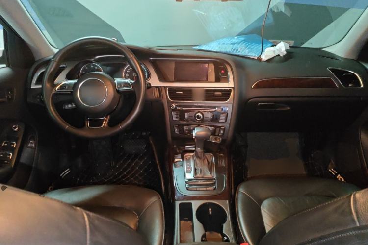 Used Audi A4L 2013 35 TFSI Automatic Standard Model Center Console