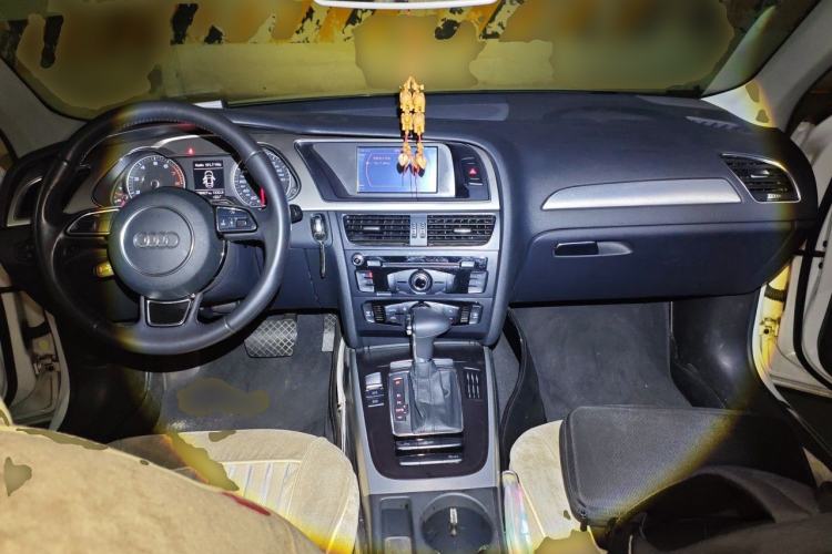 Used Audi A4L 2013 35 TFSI Automatic Standard Model Center Console